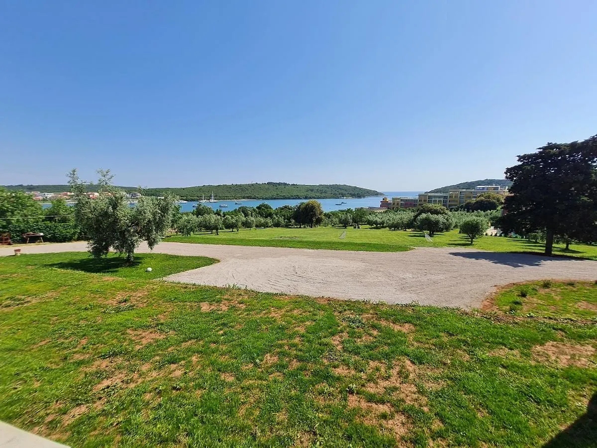 Apartment Marin 2 Near The Beach Banjole 0*,  Κροατία